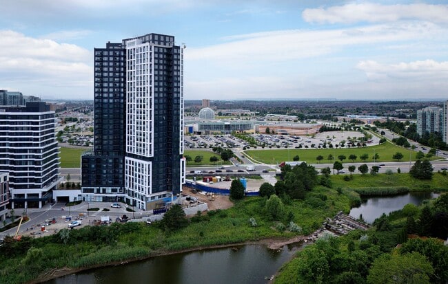 Photo - 2495 Eglinton Av W