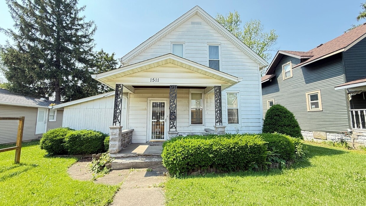 SPACIOUS...3 Bedroom 1 Bath - SPACIOUS...3 Bedroom 1 Bath