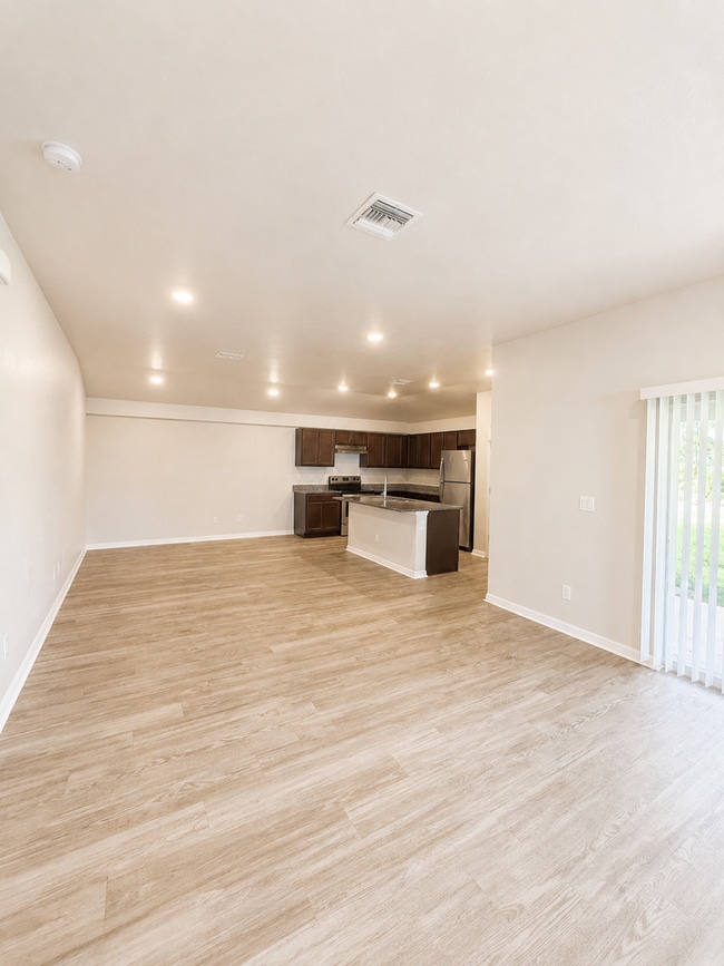 Photo - Polished and Inviting modern 2-bedroms, 2-bath