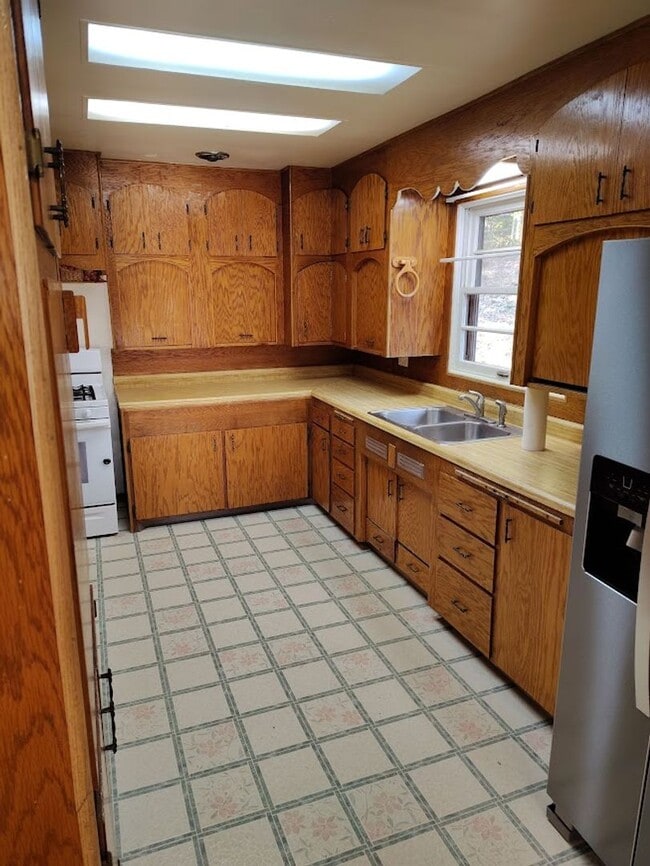 Photo - Spacious 4-Bedroom / 2-Bath Home with Stunning Views – Available Now!