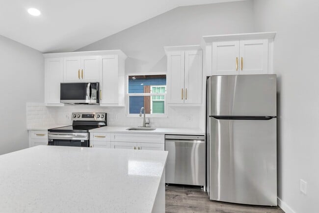 Building Photo - 519 Tampa Bay Growth Fund Principal LLC Unit 519 A 2/2 bedroom Rental