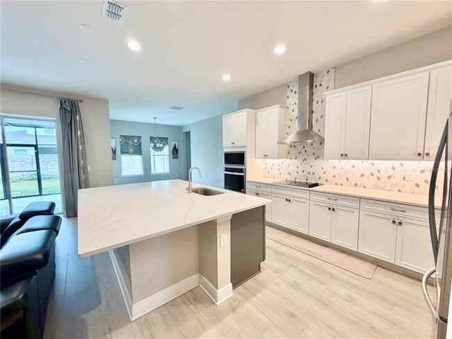 Photo - 19153 Planetree St