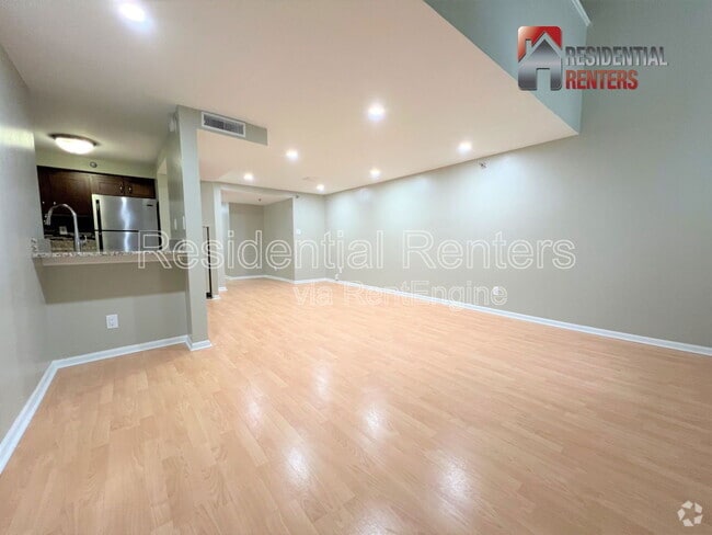 Building Photo - 270 E Highland Ave Unit 225 Rental