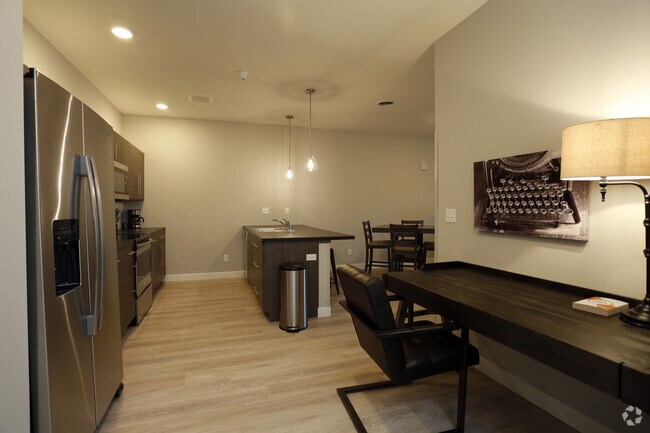2BD, 2BA - Entryway