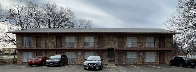 Building Photo - 201 W Lincoln Ave Rental