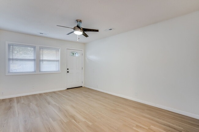 Photo - 422 E Funston St