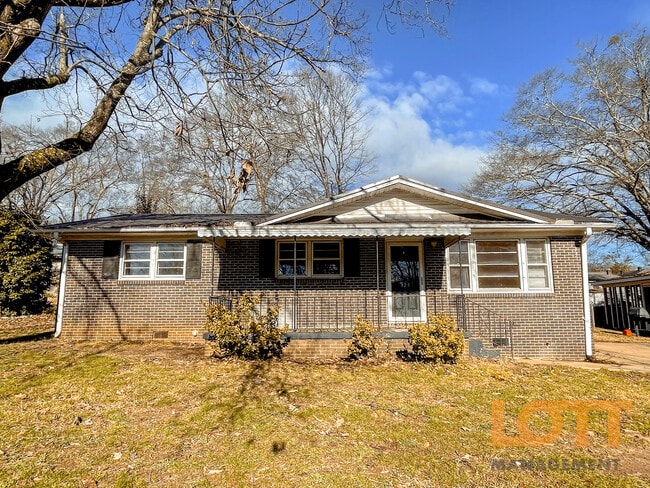 Photo - 323 Welcome Ave