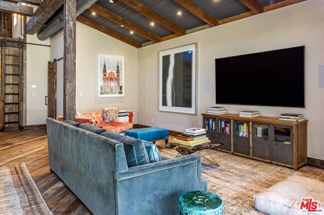 Photo - 6332 BUSCH Dr