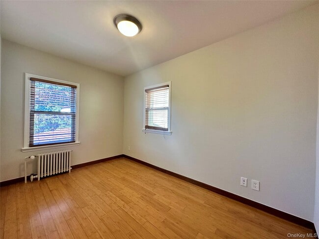 Photo - 53-56-56 72nd Pl