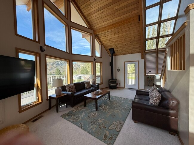 Photo - 432 Lakeview Dr