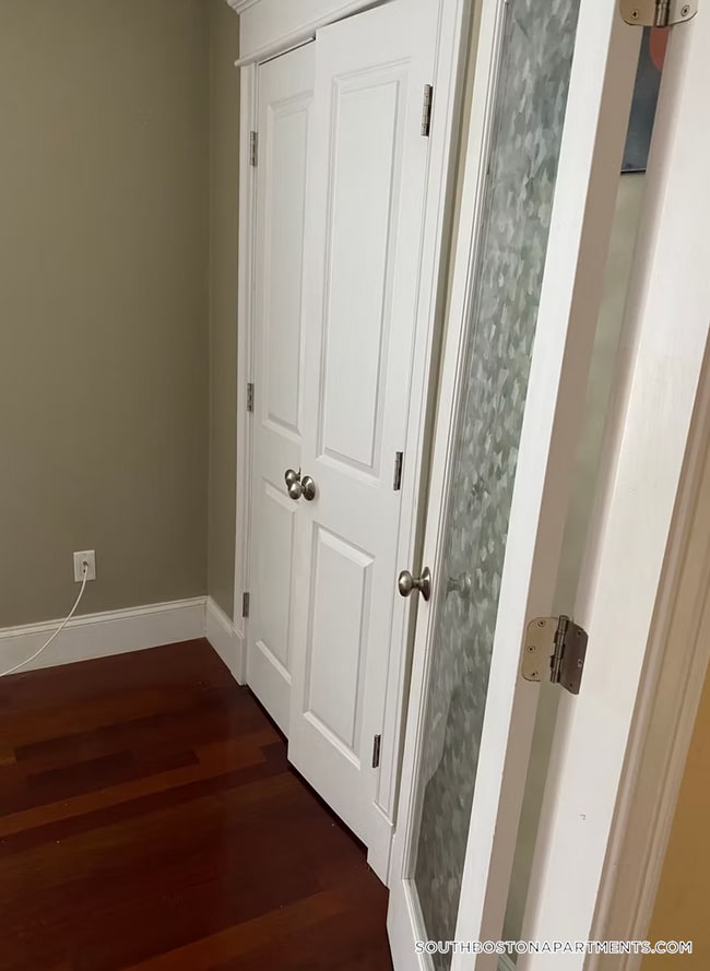 Photo - 632 E Broadway Unit 4