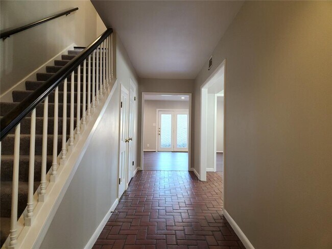 Photo - 1500 Elton Ln Unit 1