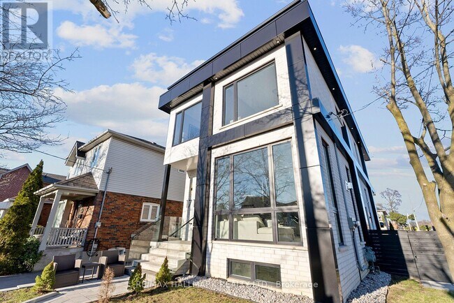 Photo - 171 Durant Ave