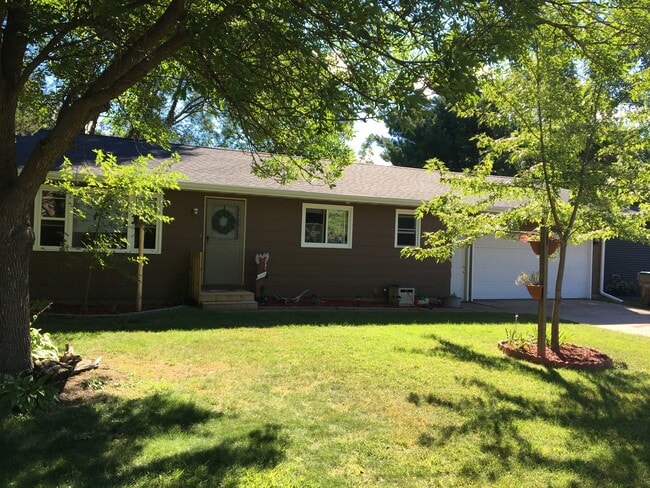 Building Photo - 739 Buttenhoff Rd