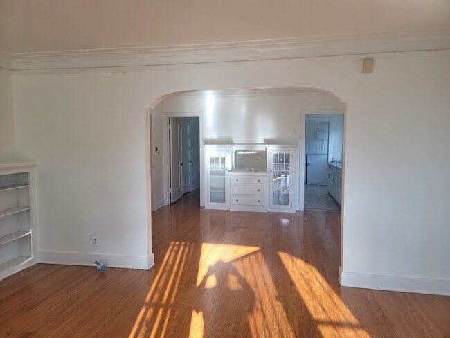 Comedor - 4427 4th Ave