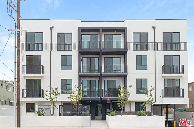 Building Photo - 6144 Whitsett Ave Unit 102 Rental