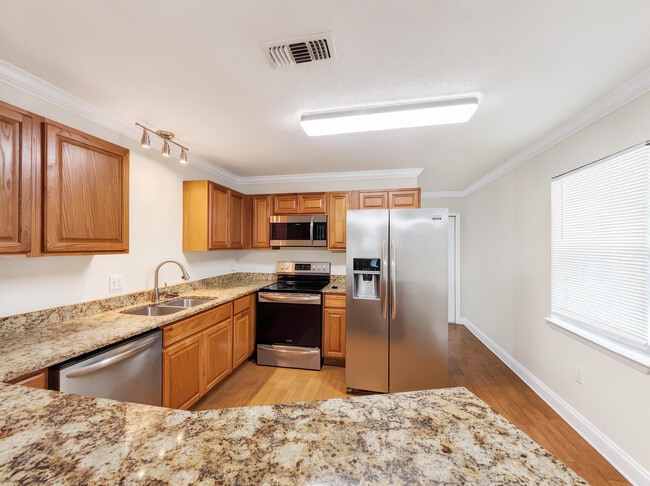 Photo - 806 Fairview Dr Unit B