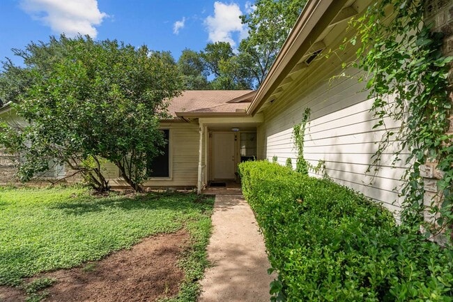 Photo - 4509 Brown Bark Pl