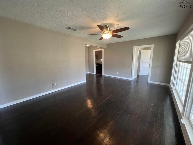 Photo - 3110 Barrett Pl