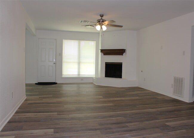 Photo - 1802 Sleepy Creek Way