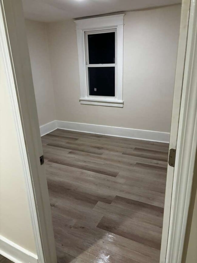 Photo - 2423 Falls St Unit Upper Rear