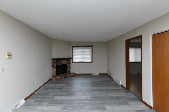 Photo - 3430 Holiday Ct