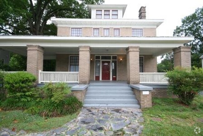 Building Photo - Gorgeous Historic Home / 3 Spacious Floors...