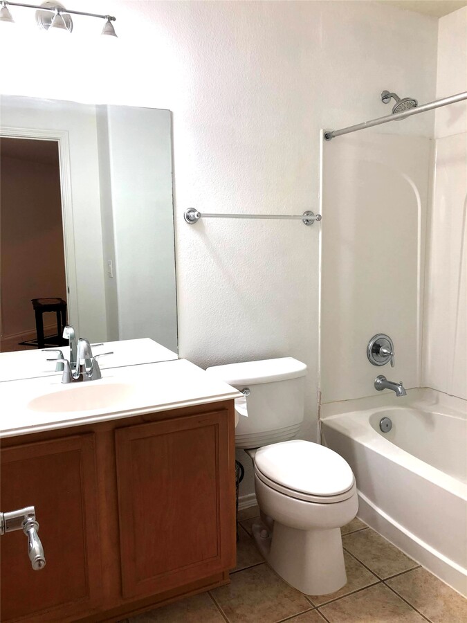 Photo - 4611 Pin Oak Creek Ln
