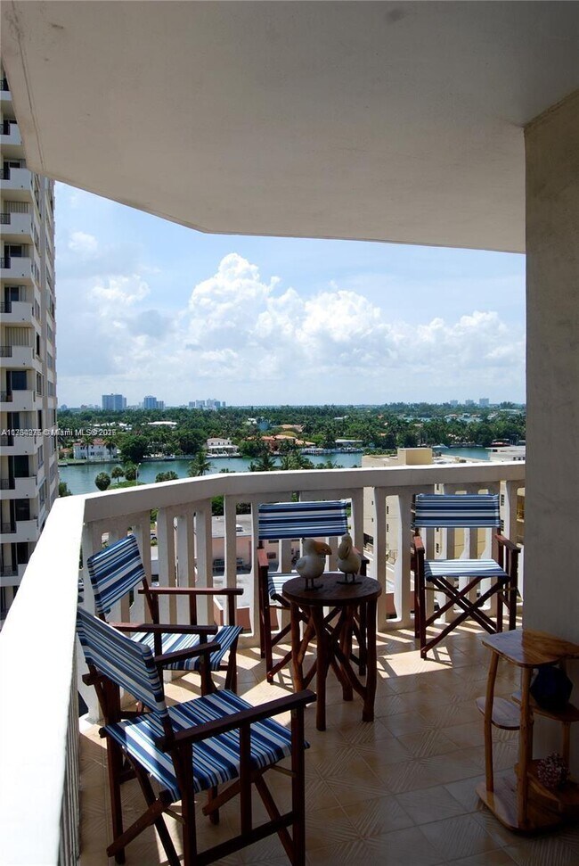 Photo - 6423 Collins Ave Unidad 901