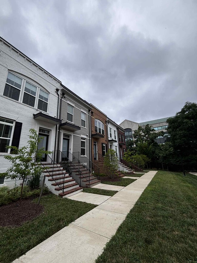 Building Photo - 468 Altezza Dr NE Rental