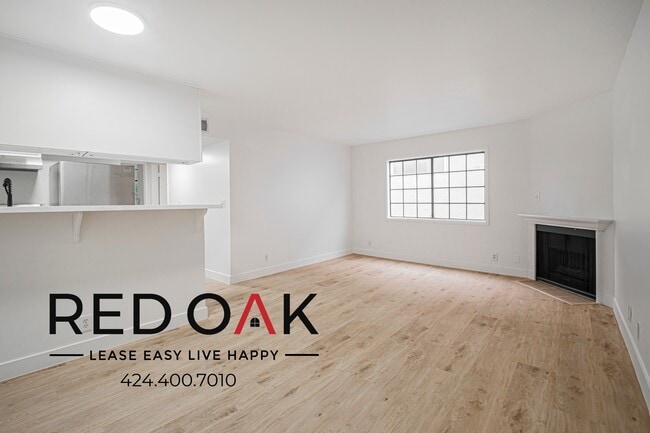 Building Photo - 4651 Cahuenga Blvd Unit 207