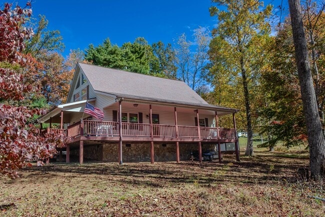 Photo - 450 Rhododendron Ln