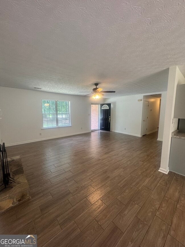Photo - 105 Fox Trail Pl