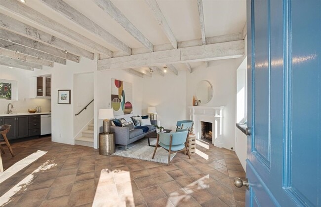 Photo - 2548 Pine St