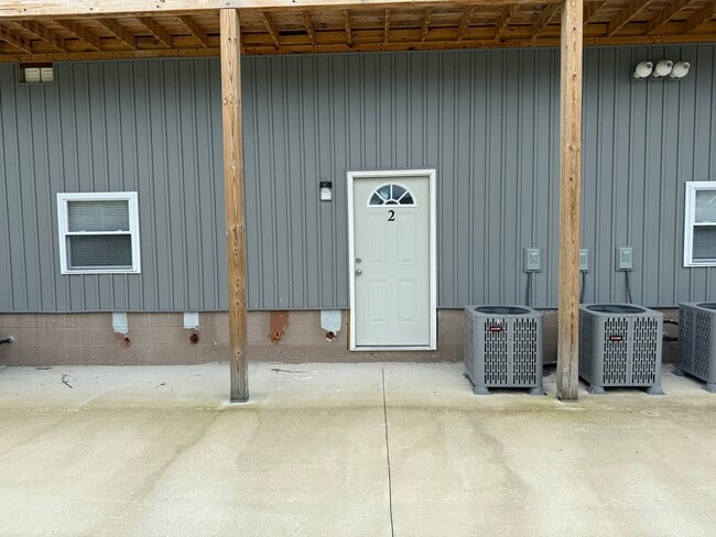 1309 E Main St