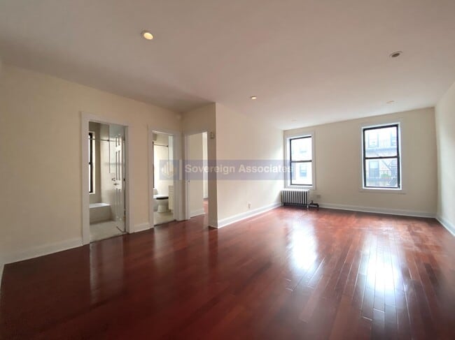 Building Photo - 20 Magaw Pl Rental