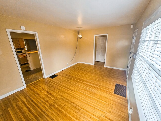 Photo - 5352 Crittenden Ave