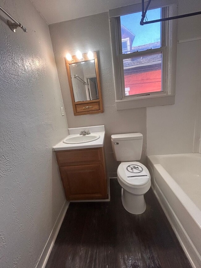 Photo - 815 Harmar St