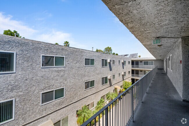 8155 Reseda Blvd