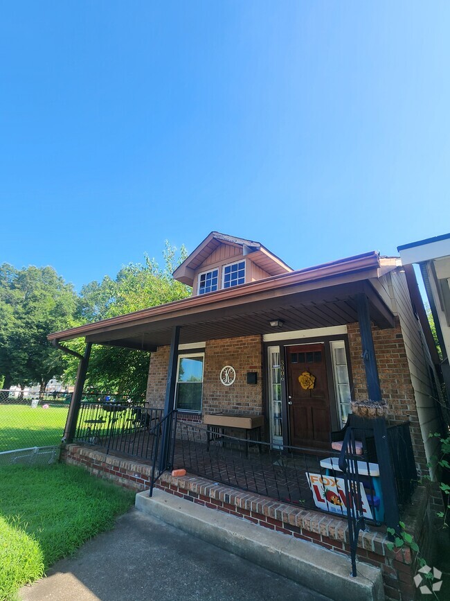 Building Photo - 3006 Idlewood Ave Rental