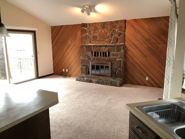 Photo - 1150 NW Sunnywood Ct