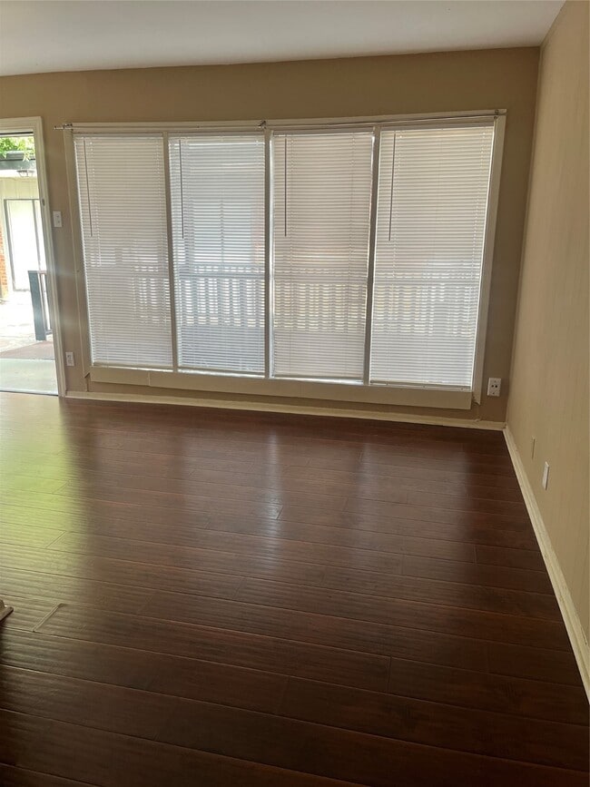 Photo - 1204 St Joseph St