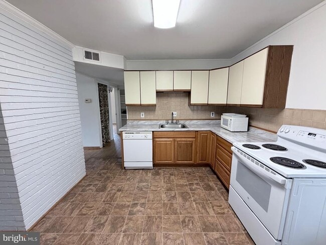 Photo - 2207 Luzerne Ave