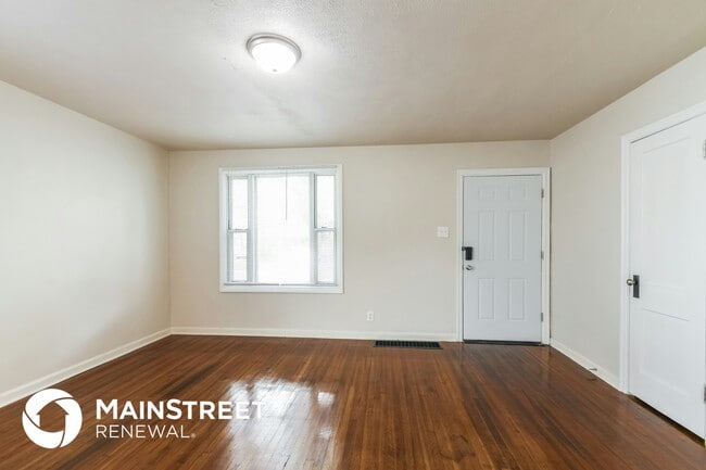 Photo - 1934 N Bosart Ave