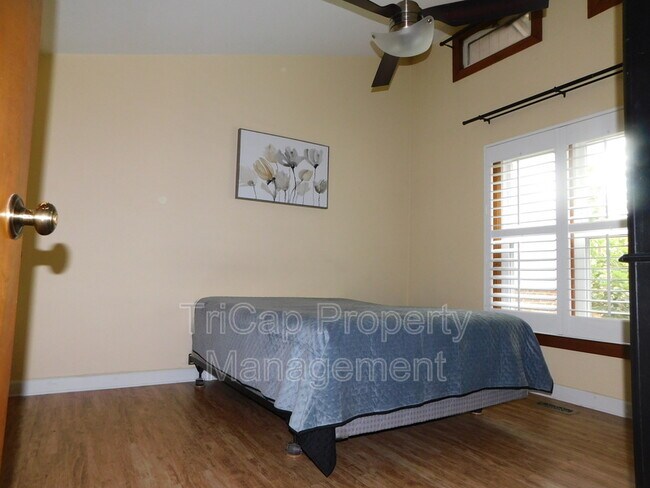 Photo - 122 Carmichael Ct