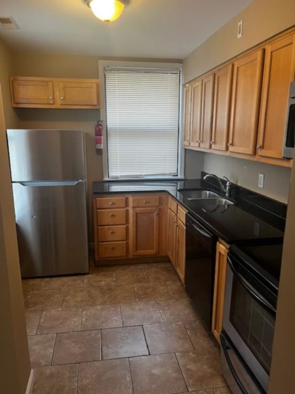 Photo - 225 Emming St Unidad 2