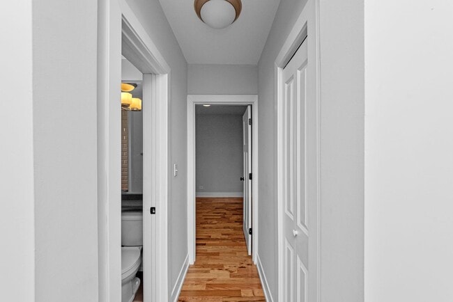 Photo - 550 W Arlington Pl