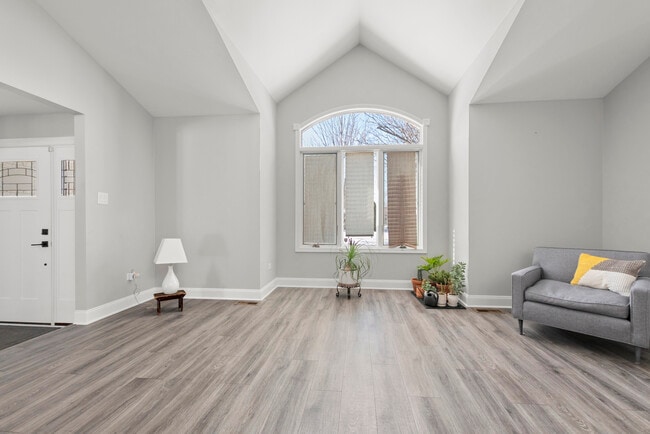 Photo - 790 Eastwind Dr