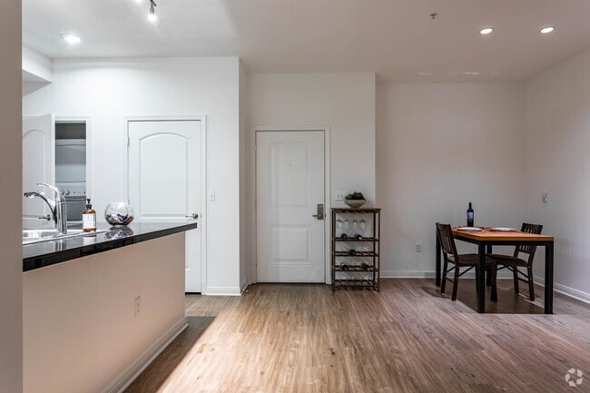 1BR, 1BA - A3 - 868 SF