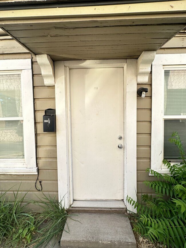 Photo - 329 B St Unidad 329 1/2 B St